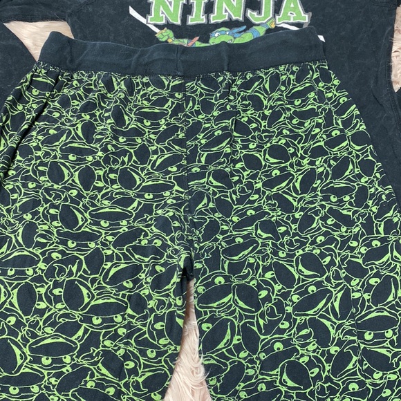 Ninja Turtle Pjs - reversible - Picture 6 of 7